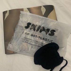 LAST ONE SKIMS Face Mask - ONYX